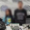 Las dos personas capturadas por los uniformados de la Policía. FOTO: POLICÍA METROPOLITANA