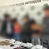 alias El Guajiro junto a los demás capturados. FOTO: CAPTURA DE VIDEO X @DIRECTORPOLICIA