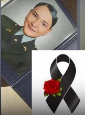 En redes sociales circuló la imagen de la patrullera con su uniforme de la Policía. FOTO: TOMADA DE REDES SOCIALES 