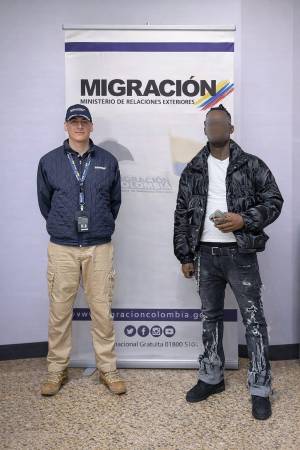 Segundo estadounidense inadmitido. FOTO: MIGRACIÓN COLOMBIA