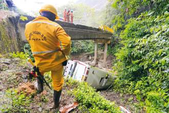 87. Había que marchar y se marchó: Medellín vivió una nueva jornada de protesta con una marcha multitudinaria que recorrió el norte de la ciudad. La manifestación transcurrió en completa calma. / FOTO: MANUEL SALDARRIGA.