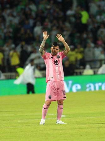 Messi agradeció a la hinchada presente en el Atanasio por el cariño mostrado en su visita a la capital antioqueña. FOTO: CAMILO SUÁREZ