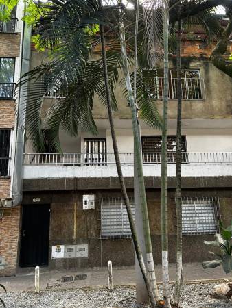En el tercer piso de esta casa, en el barrio El Rodeo, se esconde la librería Musa FOTOS: FAISURY SÁNCHEZ