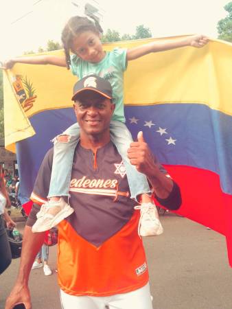 Dámaso utiliza el deporte como una forma de crear comunidad y apoyar a quienes más lo necesitan. /FOTO: CORTESÍA DÁMASO PALACIOS