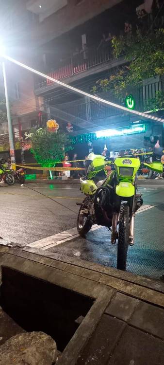 La Policía llegó al sitio en la madrugada, pero al joven lo habían trasladado a un centro médico. /FOTO: CORTESÍA