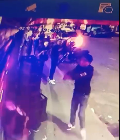 Sicario que asesinó a José Jesús en la noche de este martes. FOTO: TOMA DE VIDEO - GUARDIANES ANTIOQUIA