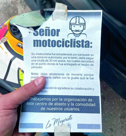 La administración de la Central Mayorista asegura que los cobros están autorizados y buscan garantizar el orden y la seguridad. FOTO: DENUNCIAS ANTIOQUIA