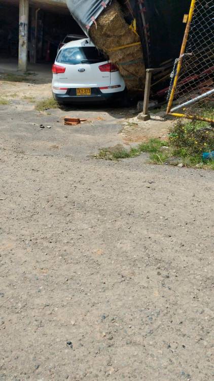 El caminó colisionó con otro vehículo. /FOTOS: CORTESÍA DENUNCIAS ANTIOQUIA