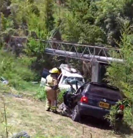 Así quedaron los dos vehículos involucrados. / FOTO: TOMA DE VIDEO