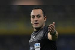 Árbitro de Argentina, Fernando Espinoza. FOTO: GETTY