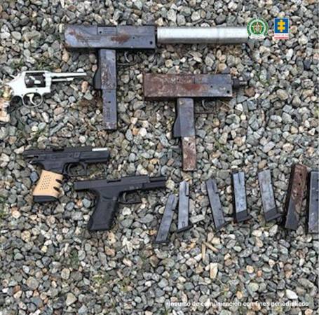 Elementos incautados a los capturados en Girardota. FOTO: FISCALÍA GENERAL DE LA NACIÓN