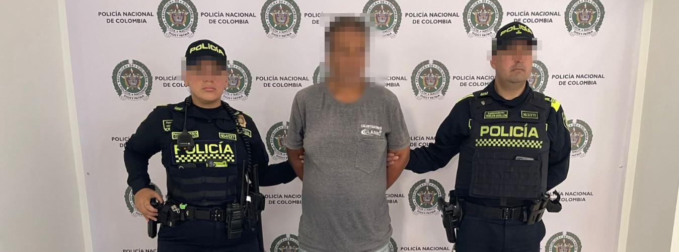 <span class="mln_uppercase_mln">El</span><b><span class="mln_uppercase_mln"> sujeto fue capturado en flagrancia dentro de la vivienda. FOTO: CORTESÍA POLICÍA METROPOLITANA</span></b>