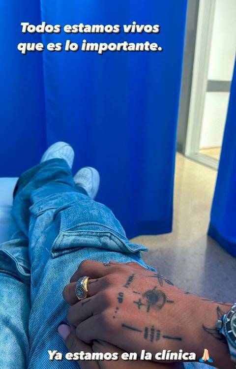 $!La influenciadora fue atendida por personal de la salud para confirmar que no tuviera ninguna herida. / FOTO: @OFICIAL_MAV