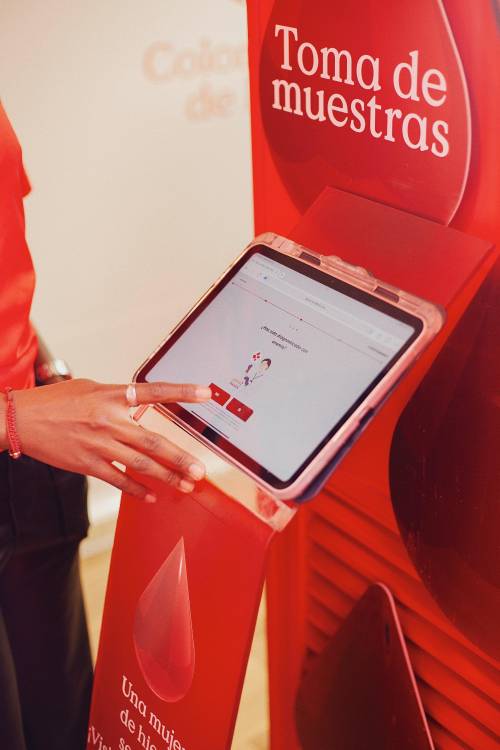 Las personas se pueden hacer gratis el examen de ferritina. <b><span class=mln_small-caps_mln>/ FOTO: CORTESÍA COLOMBIANAS DE HIERRO.</span></b>