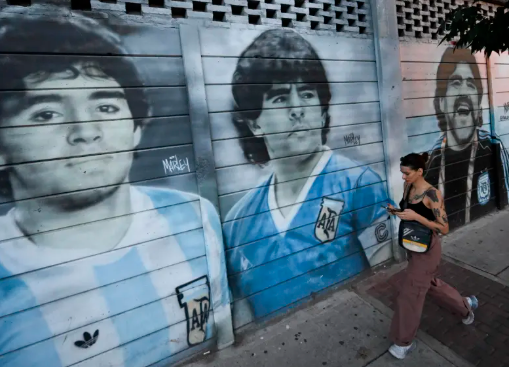 Los murales de Buenos Aires en honor a Diego. /FOTO: AFP