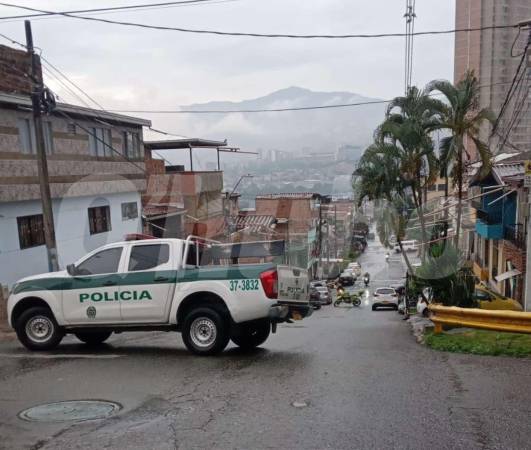 Dispararon desde una casa: mujer policía resultó herida en medio de una captura en Aranjuez