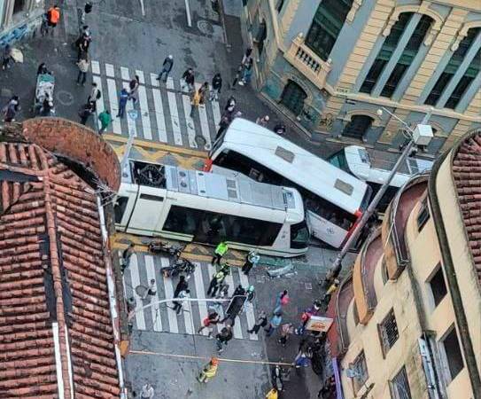 Así se registró el accidente desde las alturas. /FOTO: CORTESÍA 