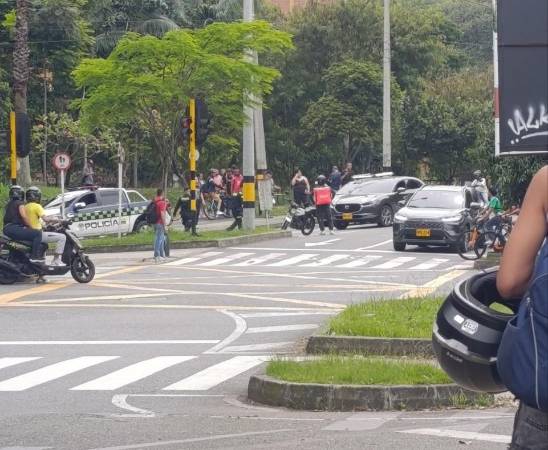 La Policía llegó rápidamente al lugar de los hechos. FOTO: DENUNCIAS ANTIOQUIA