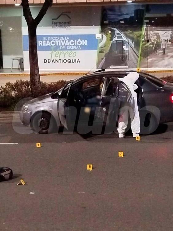 Agentes de la Sijín de la Policía se encargaron de las labores judiciales. /FOTO: CORTESÍA