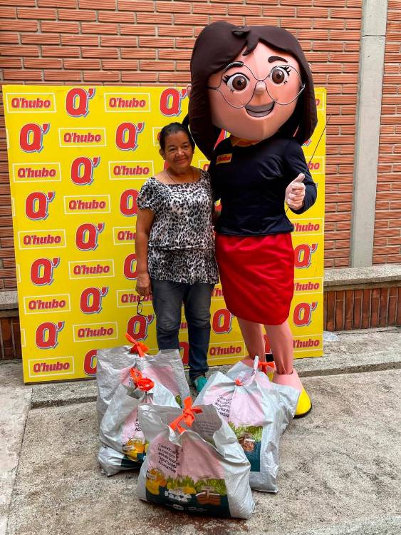 Ella fue una de las ganadoras, vino desde el municipio de San Jerónimo y se fue feliz con su mercado. /FOTO: SINDY VALLE