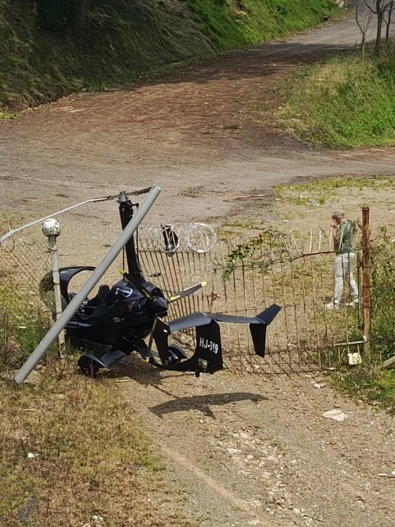 Caída de aeronave ligera en Caldas. FOTO: REDES SOCIALES