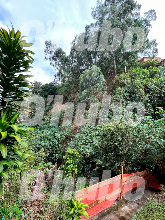 La zona, que es utilizada como escombrera, es de difícil acceso. /FOTO: ANDRÉS FELIPE OSORIO GARCÍA