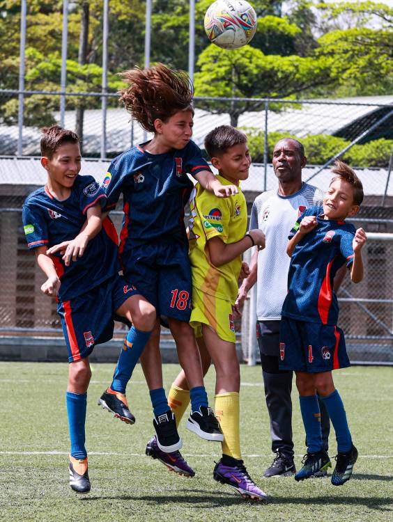 Los menores encontraron en el club un espacio para practicar su deporte y hacer amigos. / FOTO: MANUEL SALDARRIAGA