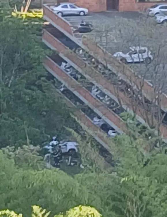Esta fue la altura desde la que cayó el vehículo. FOTO: CORTESÍA