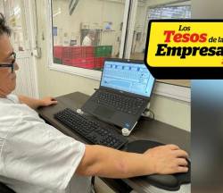 Dagoberto Sáenz en su puesto de trabajo. FOTO: JAIDER ESCOBAR