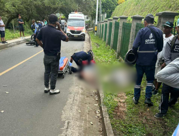 Momento del accidente en Copacabana. /FOTO: DENUNCIAS ANTIOQUIA