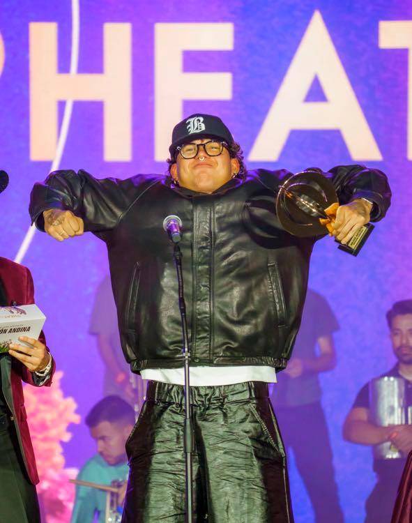 Beéle recibiendo su premio. <b><span class=mln_small-caps_mln>/ FOTO: CORTESÍA</span></b>