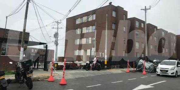 En la torre 1 de este conjuto residencial fue asesinada Anlly Tatiana. <b><span class=mln_small-caps_mln>/FOTO: LAURA ROSA JIMÉNEZ VALENCIA</span></b>