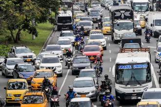 Movilidad en Medellín. FOTO: JAIME PÉREZ 