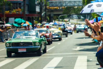 Desfile de autos clásico y antiguos. /FOTO: CAMILO SUÁREZ