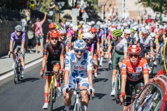 EN VIDEO: Manifestantes propalestinos frenaron la última etapa de La Vuelta