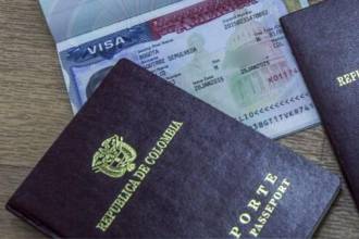 Los agentes migratorios pueden revisar su galería, conversaciones y hasta correos electrónicos. FOTO: JUAN ANTONIO SÁNCHEZ