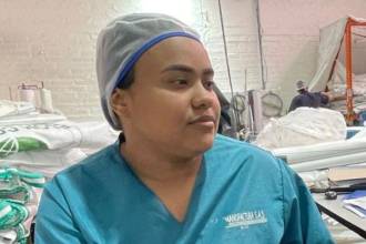 Su madre trabajó 30 años en la compañía en la que ella ahora lleva nueve. FOTO: JAIDER ESCOBAR