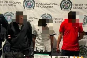 Los sujetos fueron dejados a disposición de la Fiscalía. FOTO: CORTESÍA SECRETARÍA DE SEGURIDAD DE MEDELLÍN