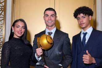 La modelo Georgina Rodríguez, junto a su pareja Cristiano Ronaldo, y el hijo de él, Cristiano Jr. FOTO: TOMADA DE INSTAGRAM @georginagia