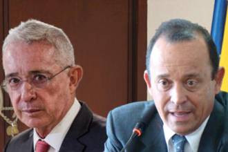 El expresidente Álvaro Uribe (A la izquierda) se pronunció por medio de su cuenta de X sobre la situación de su hermano, Santiago Uribe (A la derecha). FOTO: COLPRENSA