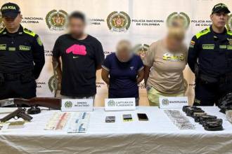 Captura tres personas en Robledo. /FOTO: POLICÍA METROPOLITANA VALLE DE ABURRÁ 