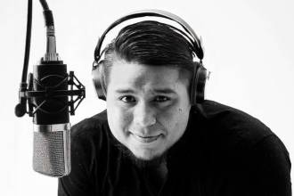 El hombre creó su empresa en Medellín y en la actualidad trabaja con población venezolana y colombiana. / FOTO: CORTESÍA JÉYMAR MÁRQUEZ