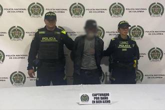 A este sujeto lo acusan de causar un incendio en Manrique. FOTO: POLICÍA NACIONAL