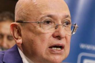 Eduardo Montealegre presentó un borrador para una Asamblea Constituyente. / FOTO: COLPRENSA - CATALINA OLAYA 