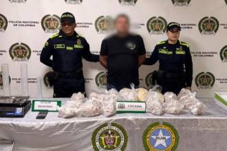 En el lugar también incautaron un celular, y elementos utilizados para pesar y dosificar las sustancias estupefacientes. FOTO: CORTESÍA POLICÍA METROPOLITANA 