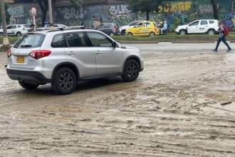 Estado de la vía en la calle 30, sector Industriales. / FOTO: SINDY VALLE