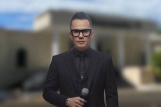 Los seis inmuebles están en Cundinamarca y Tolima. FOTOS: CAPTURA DE VIDEO X @FISCALIACOL (FONDO) E INSTAGRAM @ZAACHARLIE (DETALLE)
