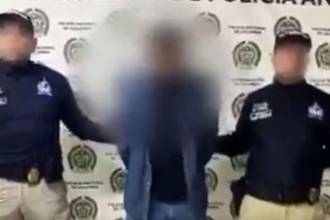 Juan Pablo Vélez Isaza, como fue identificado por las autoridades, deberá responder ante la justicia del país europeo. /FOTO: CAPTURA DE VIDEO