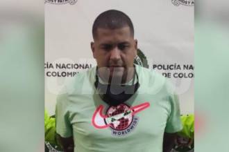 Esta fue la fotografía que se conoció de alias Piña cuando la Policía lo capturó por el asesinato del taxista Fredy Alberto en 2020. FOTO: CORTESÍA