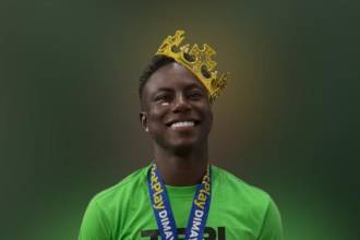 Marino Hinestroza con el trofeo de Copa Colombia. FOTO: @MAARII_ANGULO